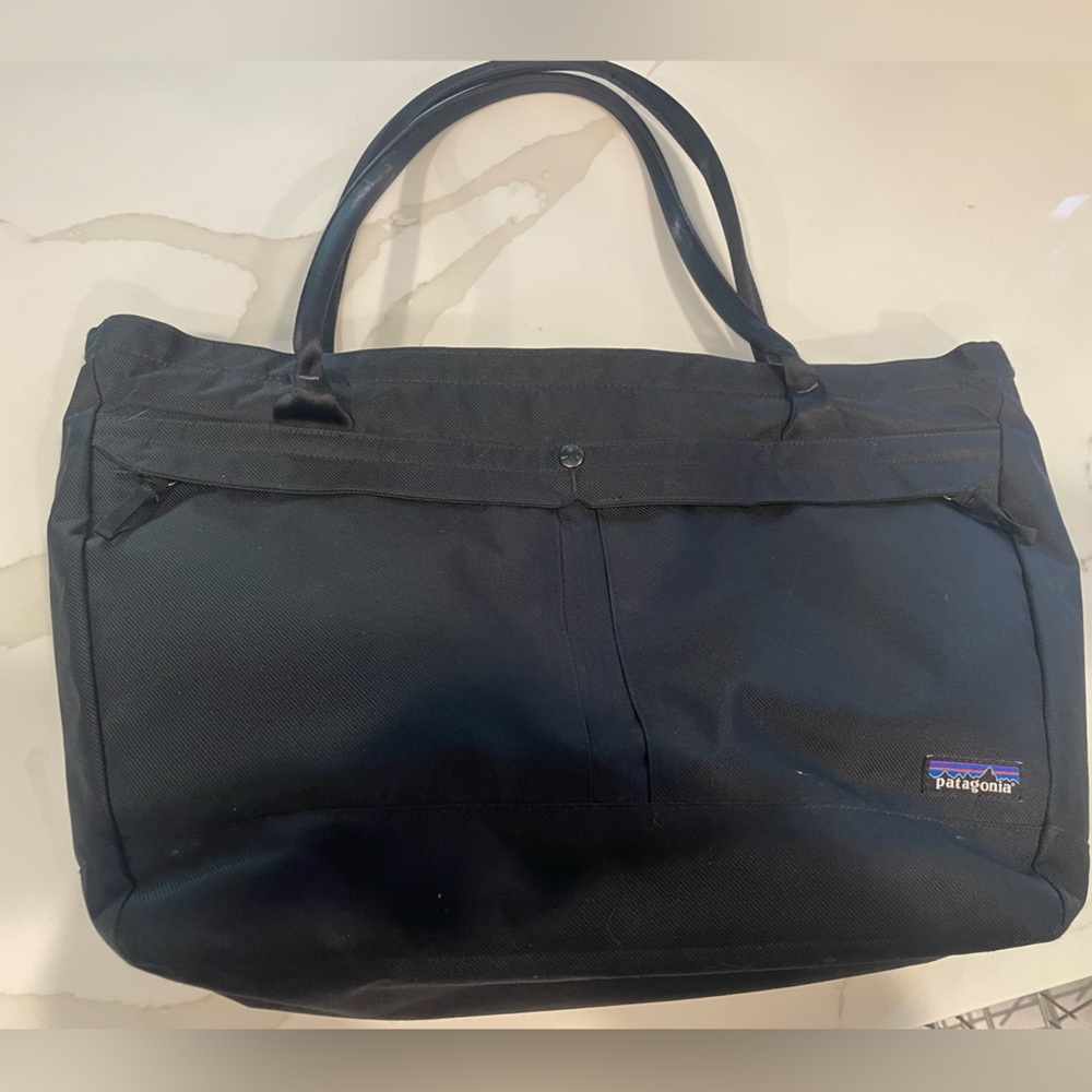 Patagonia travel bag- black, great condition!